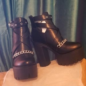 Platform heels/Boots/Black